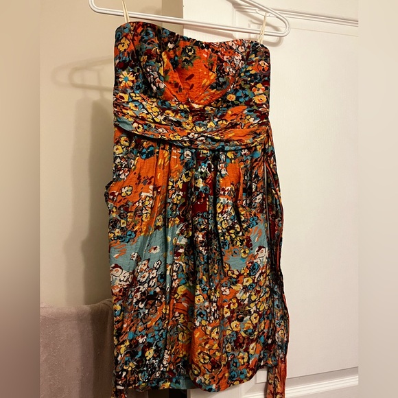 Mystic Dresses & Skirts - Mystic Strapless summer dress with pockets